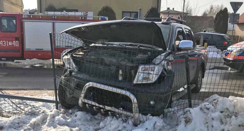 W Stąporkowie nissan zderzył się z audi