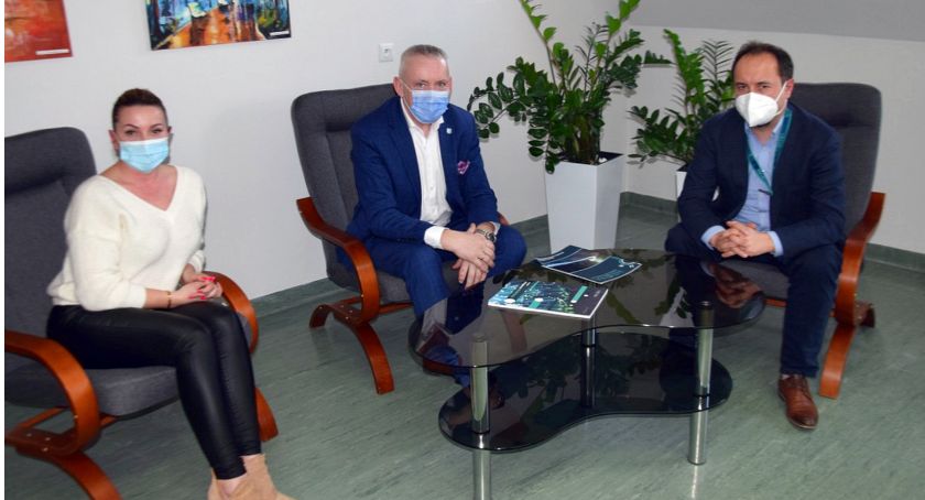 W gminie Gowarczów powstaje sieć światłowodowa