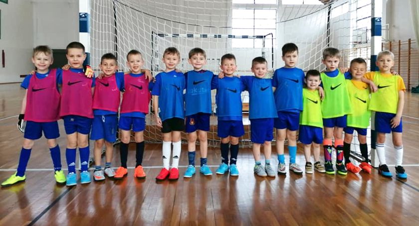 Futboliści z Końskich grali pierwszy raz bez rodziców