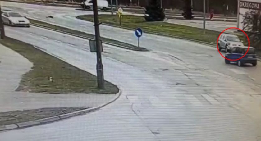 Drogowa tragedia wisiała na włosku. Mitsubishi ulicami mknie 