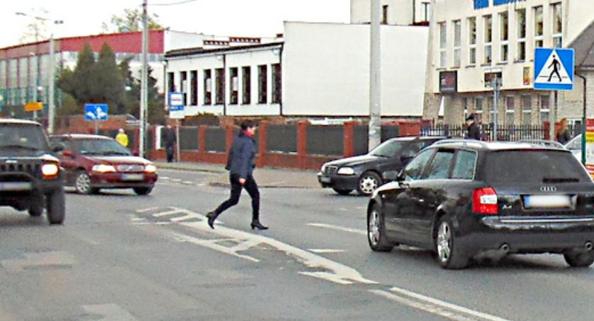W Końskich i Stąporkowie samochody potrąciły pieszych