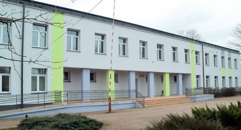 Radoszyccy urzędnicy idą do szkoły [ZDJĘCIA]