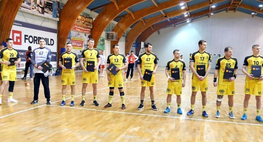 Burmistrz Końskich wręczył stypendia zawodnikom KSSPR Końskie