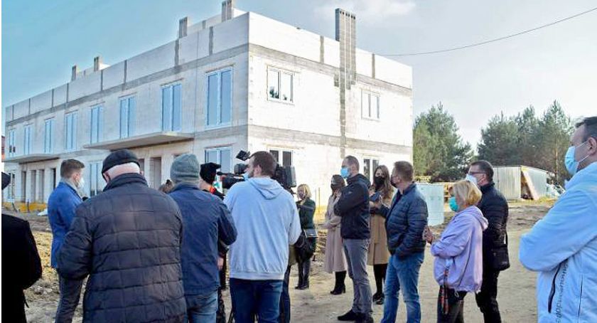 Mieszkańcy koneckiego Osiedla Jana Pawła II protestują. Przeciwko czemu? [ZDJĘCIA]