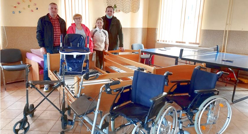 Stowarzyszenie z gminy Smyków otrzymało sprzęt medyczny