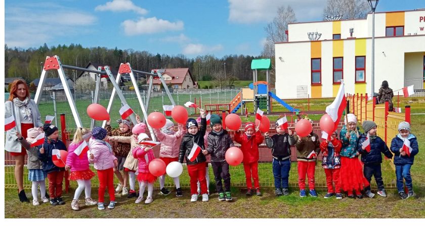 Przedszkolaki ze Smykowa uczciły rocznicę uchwalenia Konstytucji 3 Maja [ZDJĘCIA]