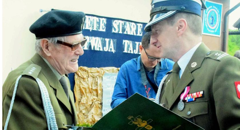 Zdzisław Kowalski, żołnierz Armi Krajowej, mianowany na stopień kapitana