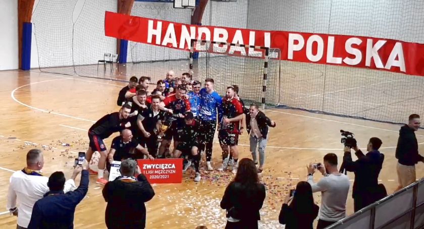 Kto w Końskich uzyskał sportowy awans do Superligi piłkarzy ręcznych?