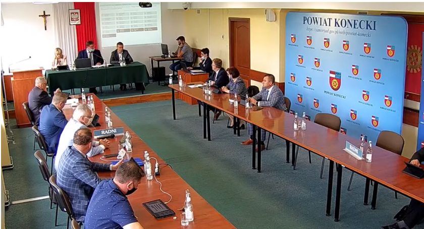 W powiecie koneckim mieszkańcy czekają na międzygminną komunikację pasażerską