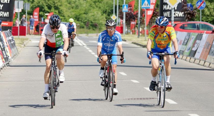 Konecczanin na wyścigu kolarskim w Opocznie