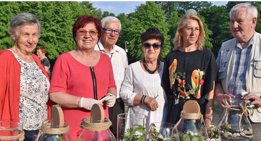 W Końskich powstały mini ogrody zamknięte w szkle