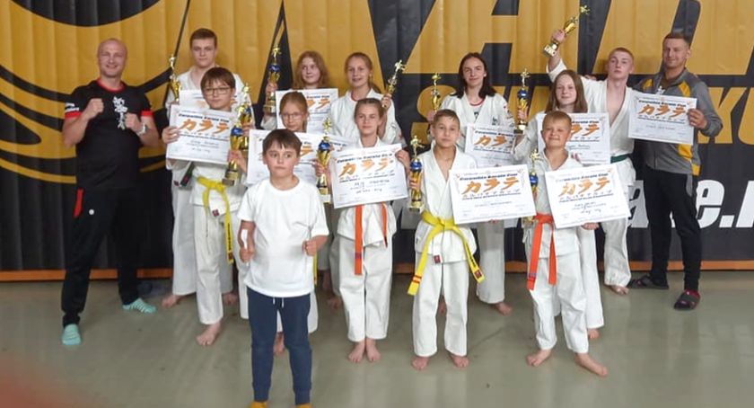 Zawodnicy Koneckiego Klubu Karate Kyokushin przywieźli do Końskich kolejne trofea [ZDJĘCIA]