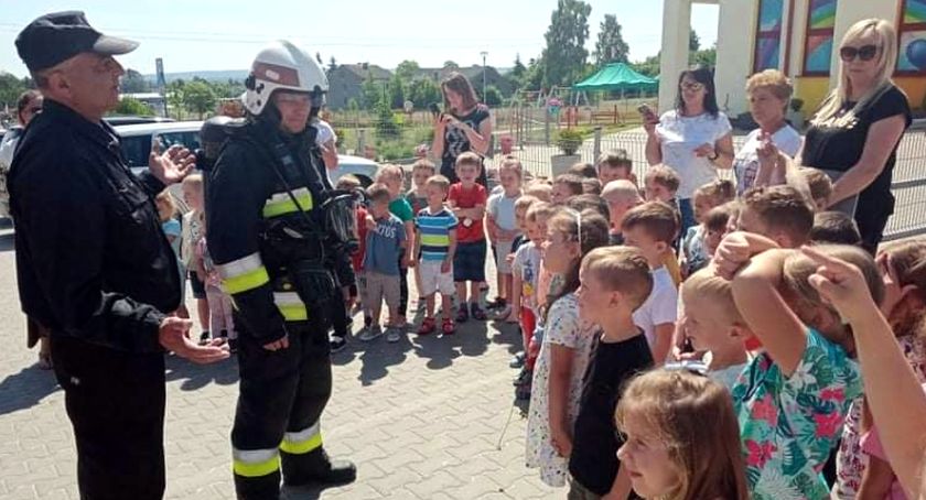 W Przedszkolu w Smykowie był alarm! Dzieci ewakuowane! [ZDJĘCIA]