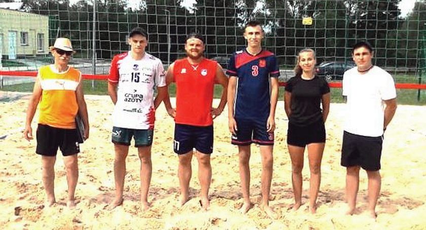 Koneckie Fair Play zorganizowało pierwszy Wakacyjny Turniej Siatkówki Plażowej