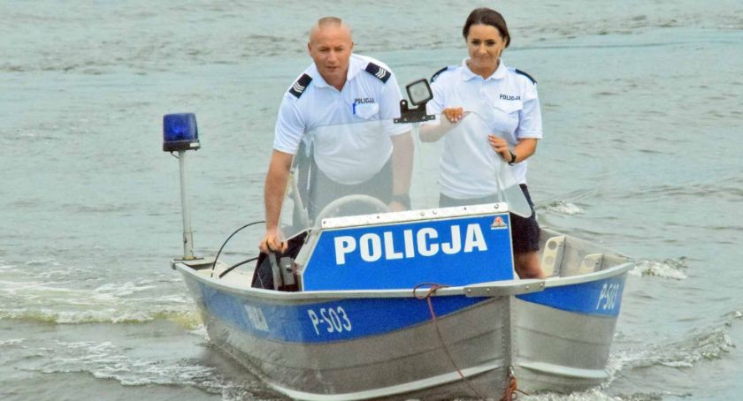 Sielpia. Pijani na rowerach wodnych