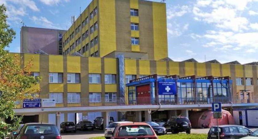 Wojewoda zlikwidował tymczasową lecznicę i przekazał sprzęt m.in. koneckiemu szpitalowi