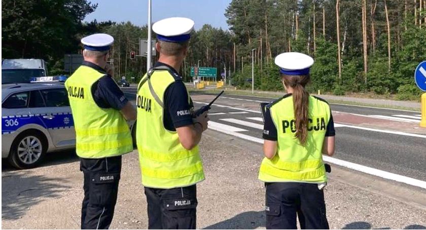 W Wincentowie policjanci zatrzymali do kontroli drogowej forda i volkswagena. Okazało się, że...