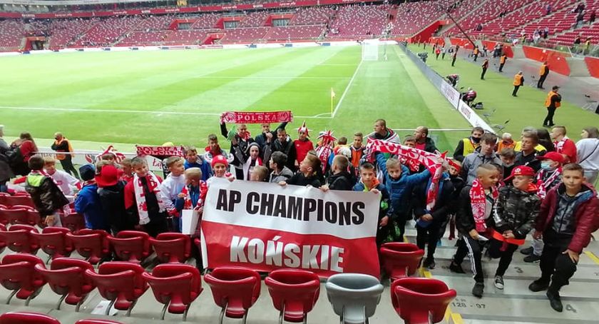 Adepci futbolu z Końskich kibicowali reprezentacji Polski na Stadionie Narodowym [ZDJĘCIA]