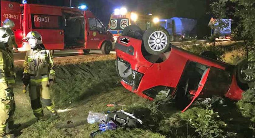 W Jacentowie citroen wylądował w rowie drogi krajowej [ZDJĘCIA]