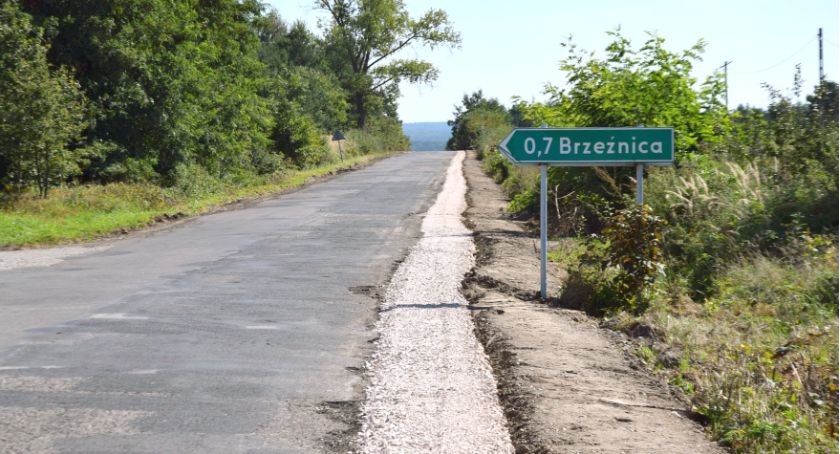 W gminie Gowarczów trwają remonty i przebudowy dróg powiatowych