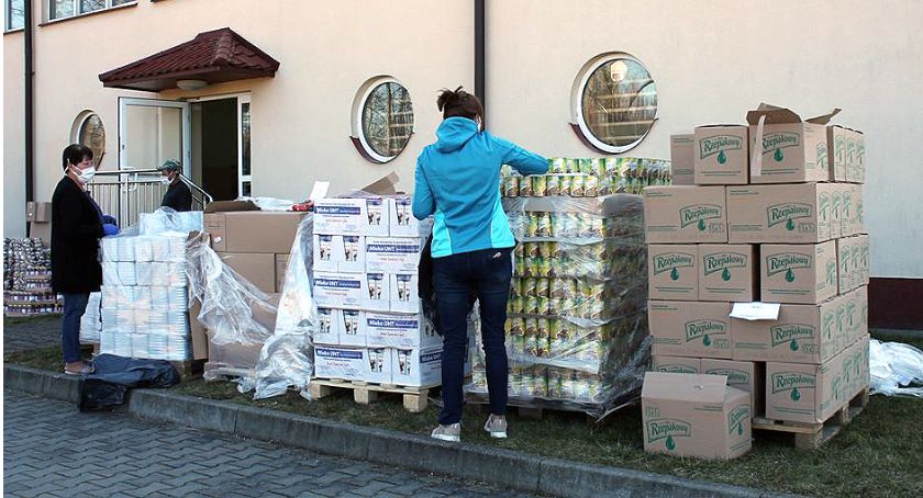 W gminie Smyków potrzebujący kolejny raz otrzymają paczki żywnościowe
