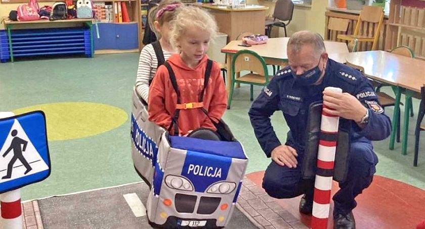 W Modliszewicach funkcjonariusze policji byli w przedszkolu