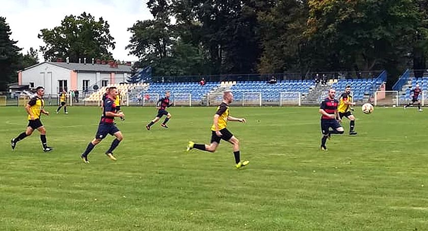 Derby powiatu koneckiego w piłkarskiej Klasie B już w niedzielę