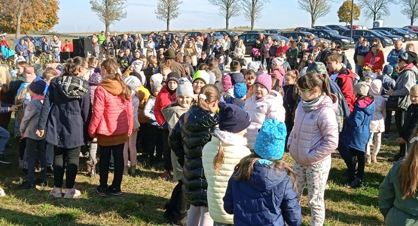 W gminie Radoszyce każde dziecko ma swoje drzewko [GALERIA ZDJĘĆ]