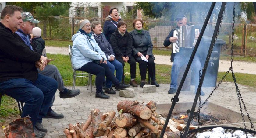 W Kornicy świętowały... kartofle, grule, pyry i ziemniaki [ZDJĘCIA]