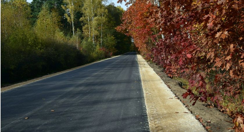 W gminie Gowarczów wyremontowane zostały kolejne odcinki dróg powiatowych