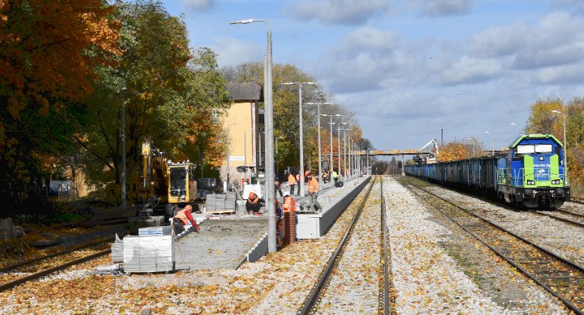 Podróże koleją z Końskich coraz bliżej. Zaawansowane remonty stacji i przystanków [ZDJĘCIA]