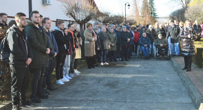 Kwiaty dla wyzwolicieli Końskich na 103-lecie Niepodległej [ZDJĘCIA]