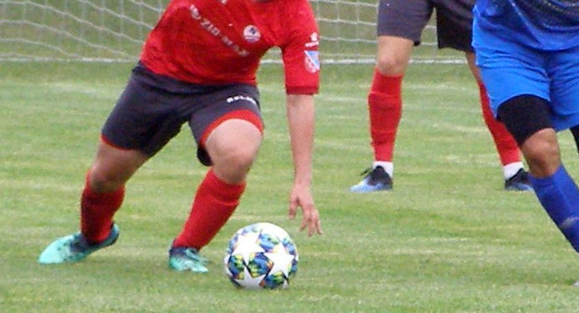 Piłkarze Neptuna Końskie na sportowo uczcili Narodowe Święto Niepodległości
