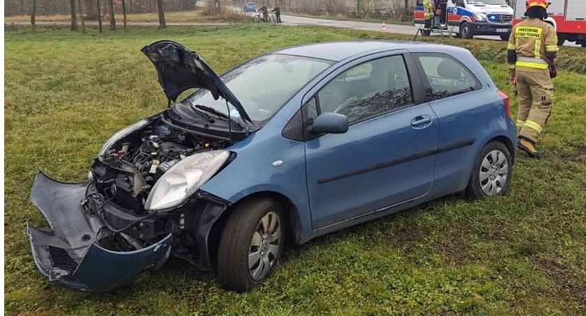 W Skąpem (gmina Słupia Konecka) toyota wypadła z drogi i uderzyła w przepust [ZDJĘCIA]