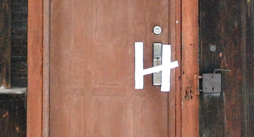 GMINA KOŃSKIE. Otworzyli drzwi domu, znaleźli zmarłego właściciela