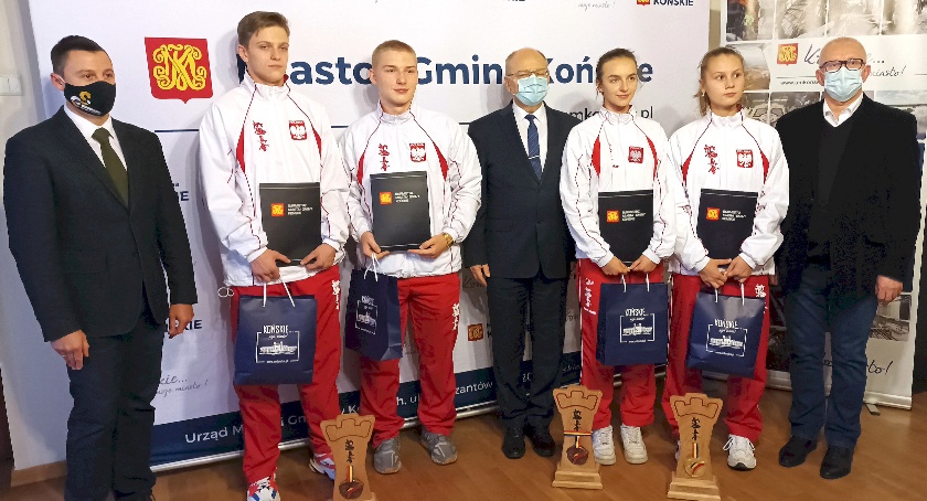 Burmistrz Końskich docenił historyczne sukcesy podopiecznych Mateusza Garbacza [ZDJĘCIA]