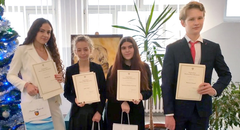 Stąporkowianie otrzymali stypendia Premiera Rady Ministrów