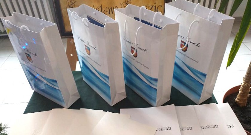 Uczniowie z powiatu koneckiego ze Stypendiami Prezesa Rady Ministrów [ZDJĘCIA]