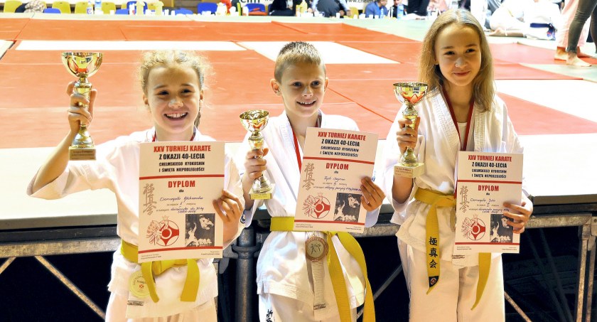 Sportowcy z gminy Stąporków otrzymali stypendia burmistrza