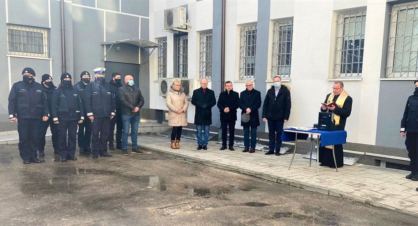Konecka policja otrzymała nowe nieoznakowane radiowozy [ZDJĘCIA]