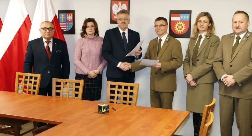 Powiat Konecki i Nadleśnictwo Stąporków wspólnie wyremontują drogę