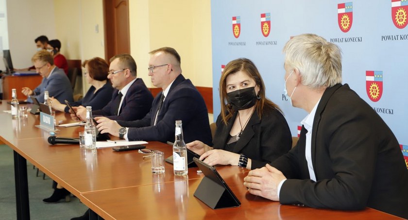 POWIAT KONECKI. Radni powiatowi dokonali przesunięć i korekt