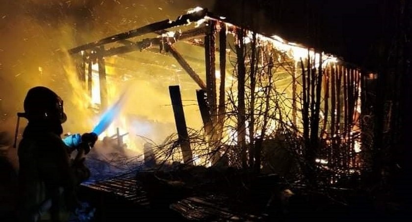 W Górnym Młynie spaliła się szopa z całą zawartością