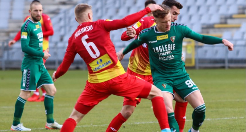Dwa ostatnie sparingi ze zmiennym szczęściem. Inauguracja piłkarskiej wiosny coraz bliżej