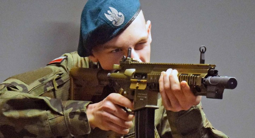 Kanonada w koneckim Mechaniku. Wirtualna strzelnica przekazana do użytku [ZDJĘCIA]