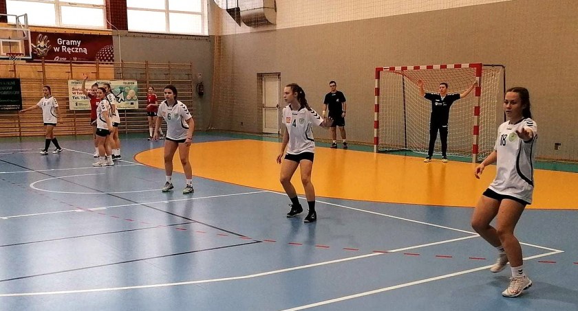 Drużyna Olimpii Końskie rozegrała kolejne spotkania w lidze juniorek młodszych