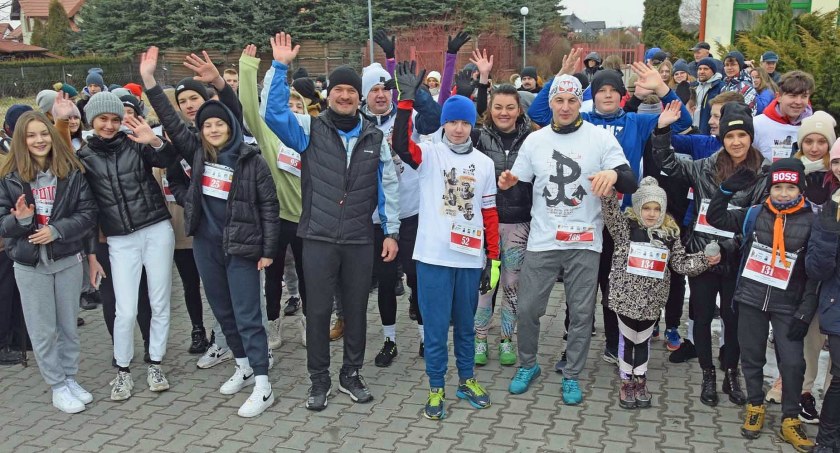 KOŃSKIE. Manifestacja i marsz z niebiesko-żółtymi kokardkami [ZDJĘCIA]
