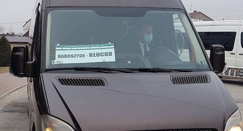 GMINA RADOSZYCE. Likwidują białe plamy na mapie komunikacyjnej [ZDJĘCIA]