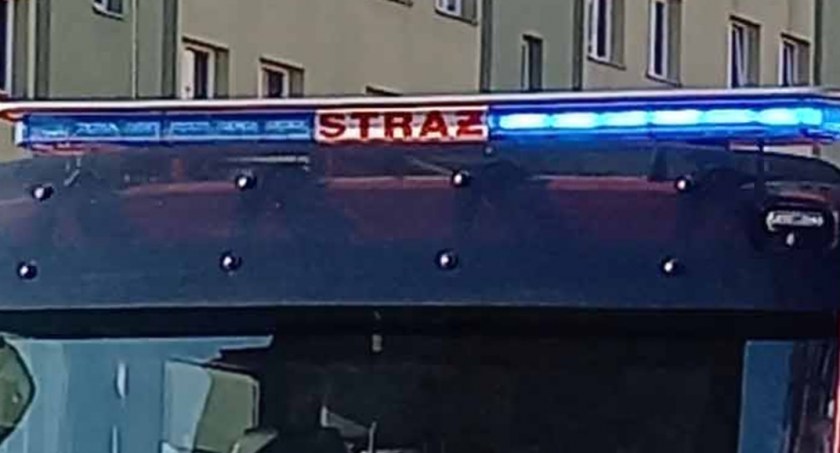 W Wilczkowicach strażacy przybyli na czas. Pomogli 95-letniej kobiecie