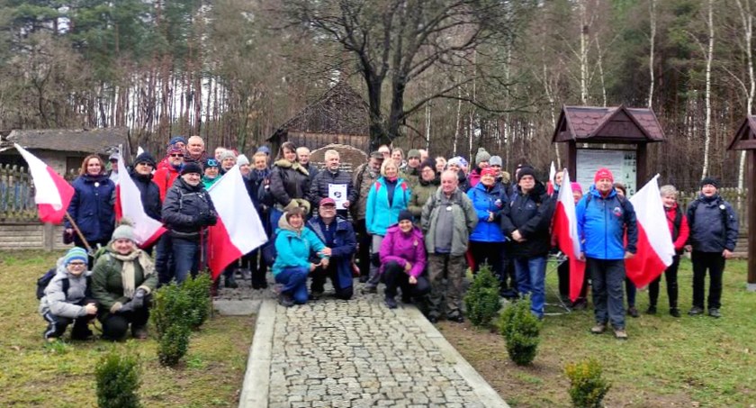 POWIAT KONECKI. Rajdem uczcili 125 rocznicę urodzin majora Hubala [ZDJĘCIA]